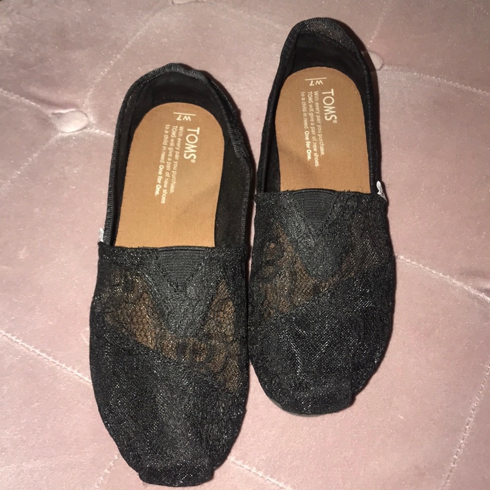 TOMS black lace size 7